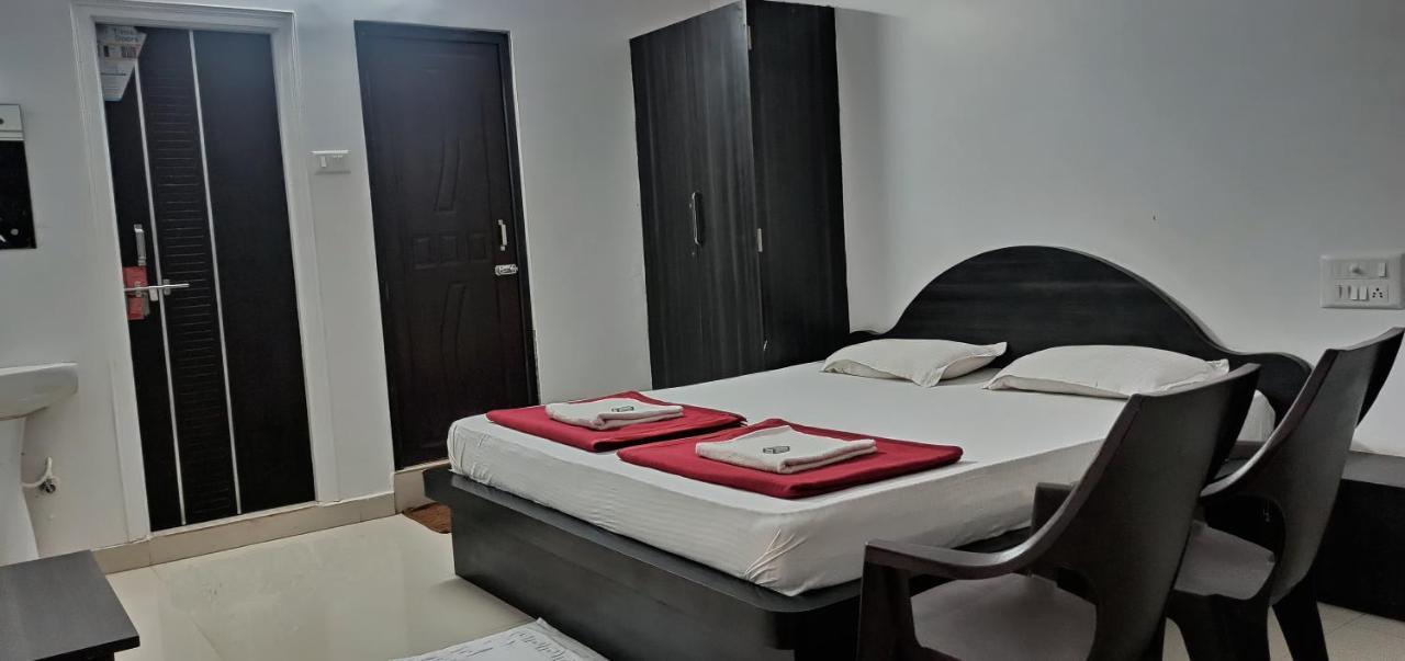 Hotel Gananjaya Gokarna  Esterno foto
