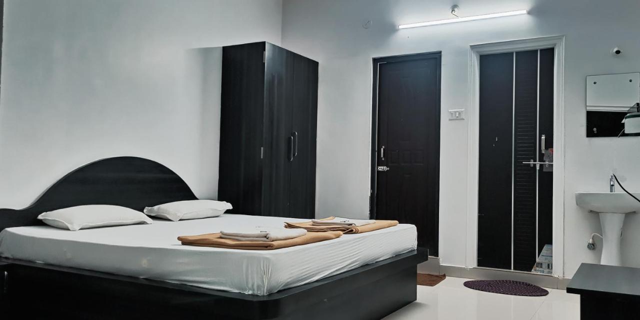Hotel Gananjaya Gokarna  Esterno foto