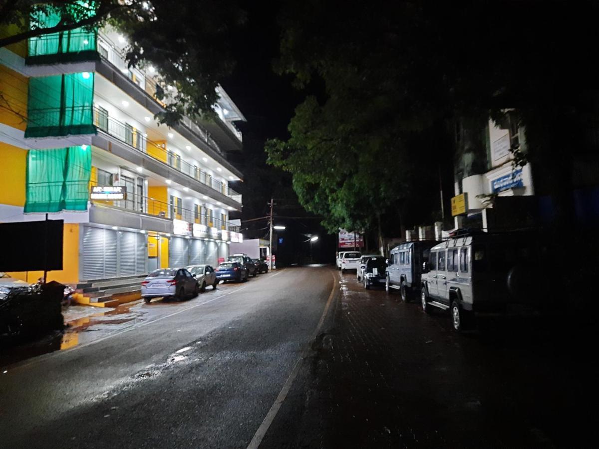 Hotel Gananjaya Gokarna  Esterno foto